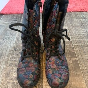 Floral Leather/Rubber Boots Size 7